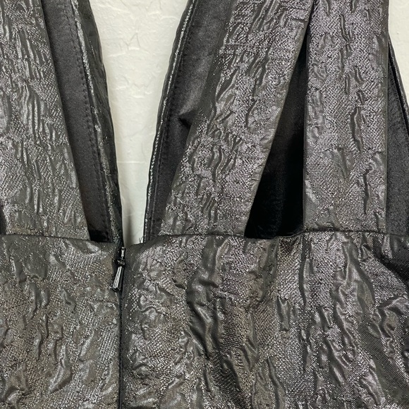 Mac Duggal BROCADE V NECK BALLGOWN size 6 - Picture 9 of 14